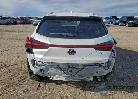 2021 Lexus Ux 200 z USA, uszkodzony, nr VIN JTHX3JBH0M2038397